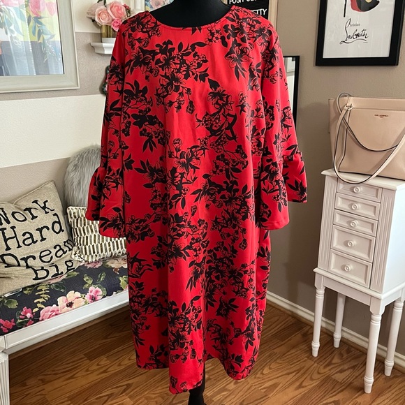 Red black dress with ruffle bell sleeves size 3x - Picture 2 of 6